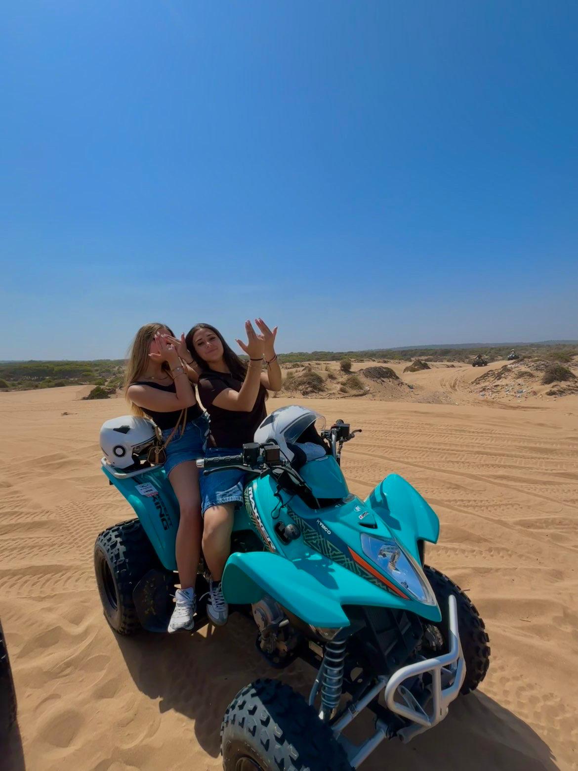 Quad traversant les dunes du Cap Sim à Essaouira